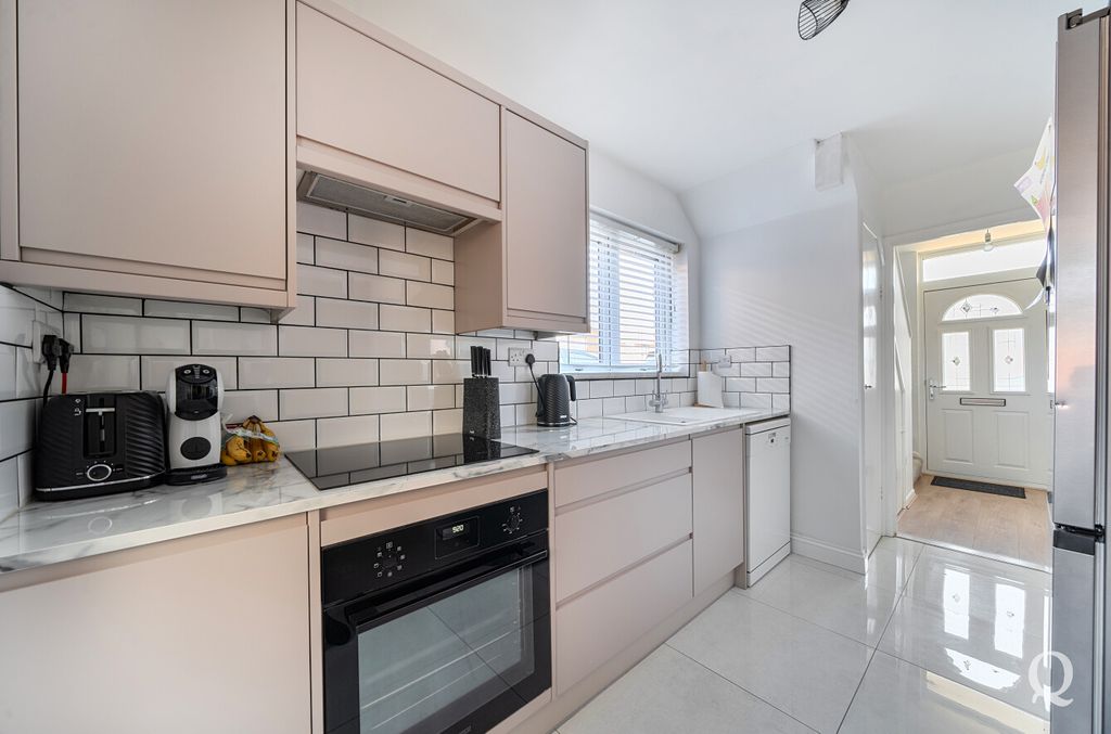 Property photo 2 of 20 9982A4B3-c983-4A9...