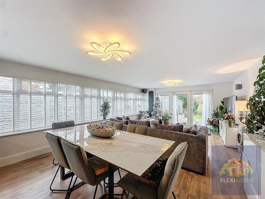 Property photo 2 of 25 4502772