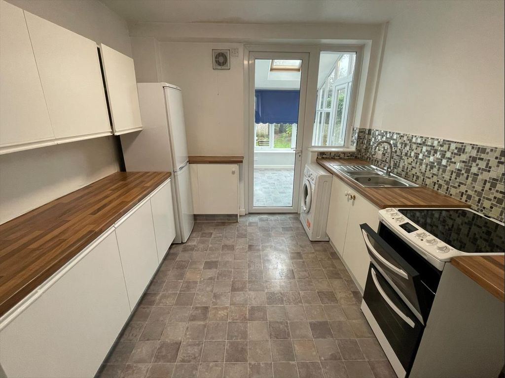 Property photo 3 of 12 Kitchen.Png