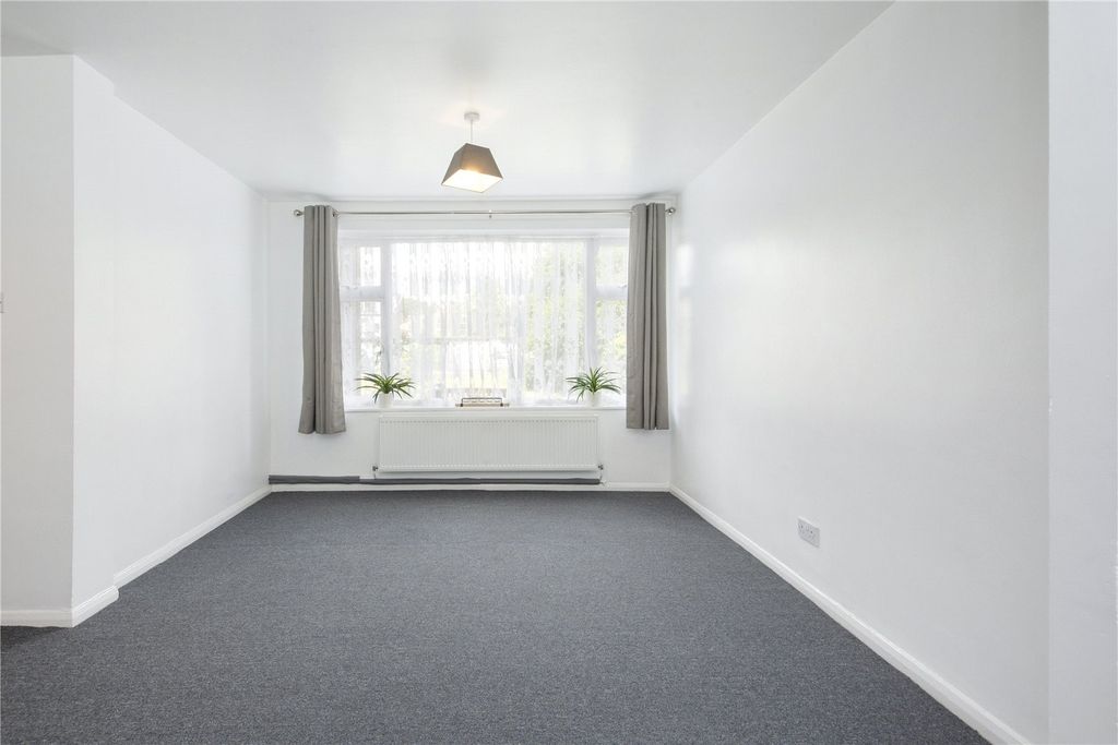 Property photo 3 of 14 Picture No. 17