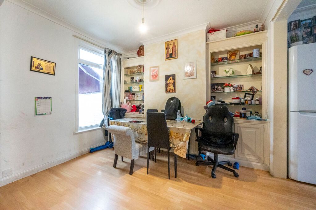 Property photo 2 of 9