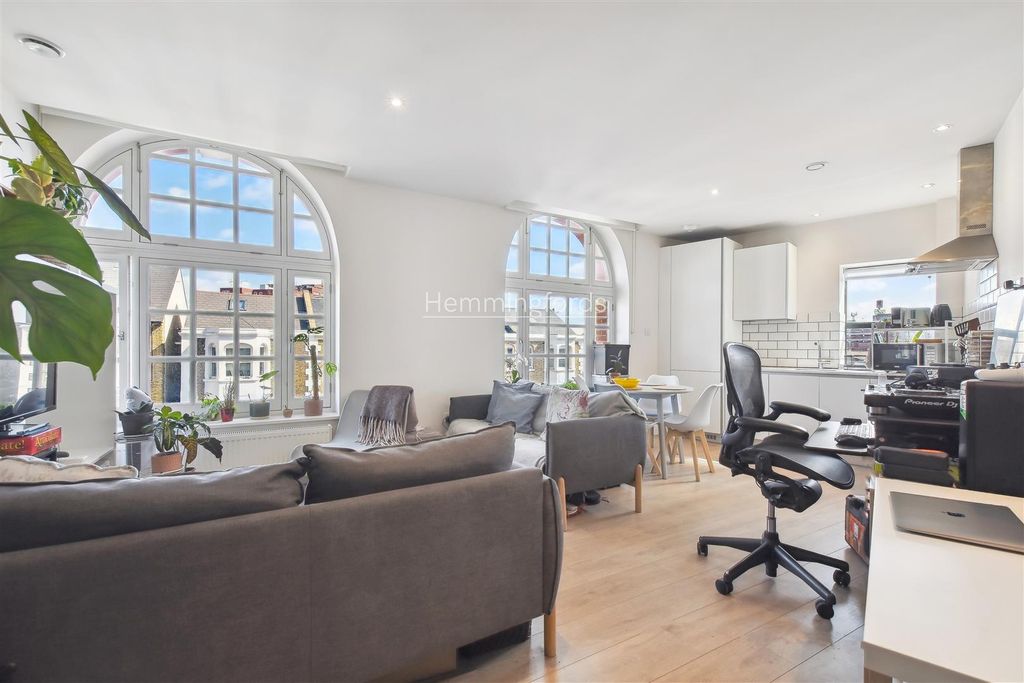 Property photo 1 of 12 12-2475F3c6-9515-42ce-9509-A597E361B5Acgchmf - 11