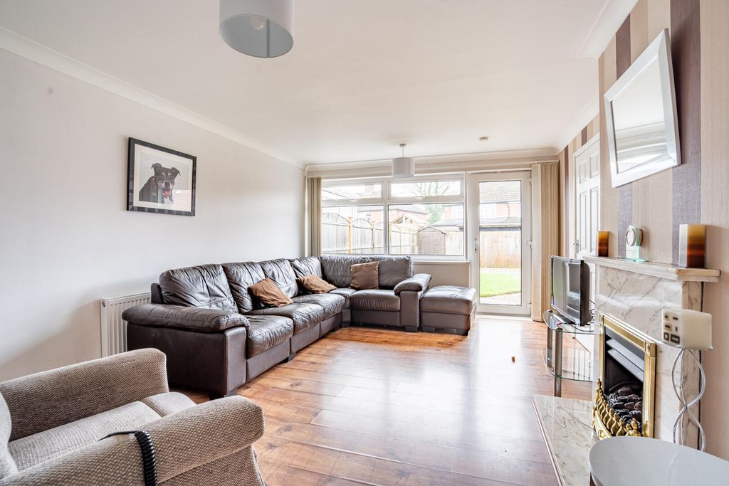 Property photo 2 of 10 Living Room