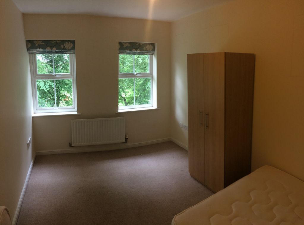 Property photo 1 of 2 37 Tuke Grove, Room 4