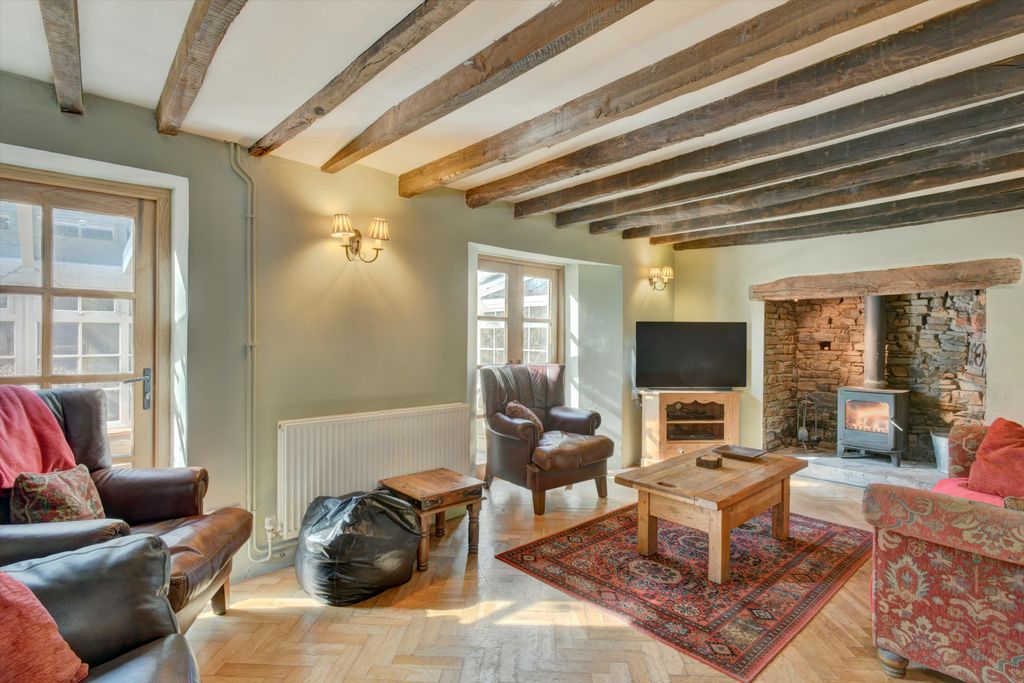 Property photo 3 of 17 Image
