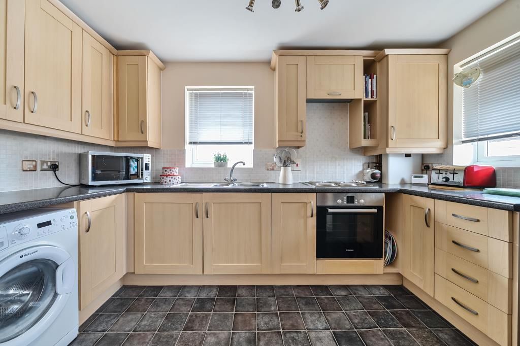 Property photo 2 of 19 Kitchen