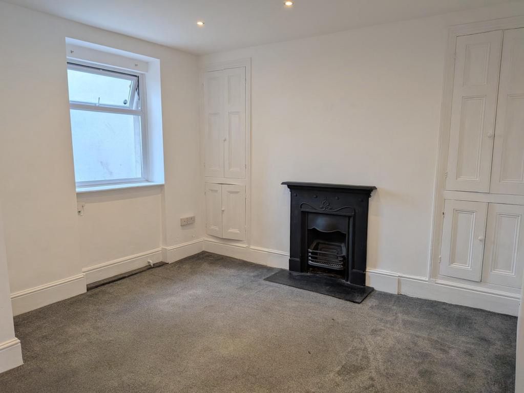 Property photo 3 of 10 Dining Room