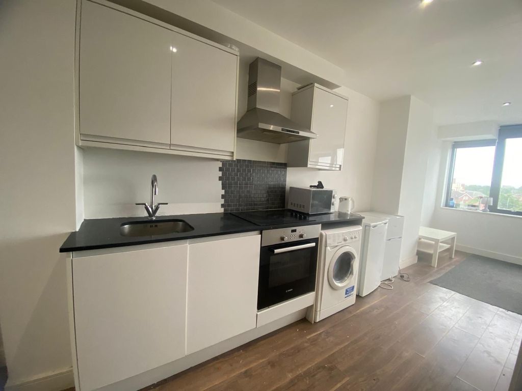 Property photo 2 of 9