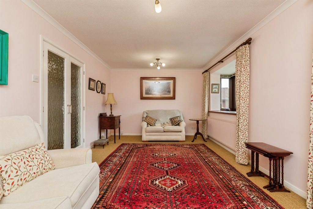 Property photo 3 of 19