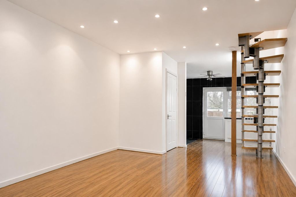 Property photo 1 of 7 P1.Png