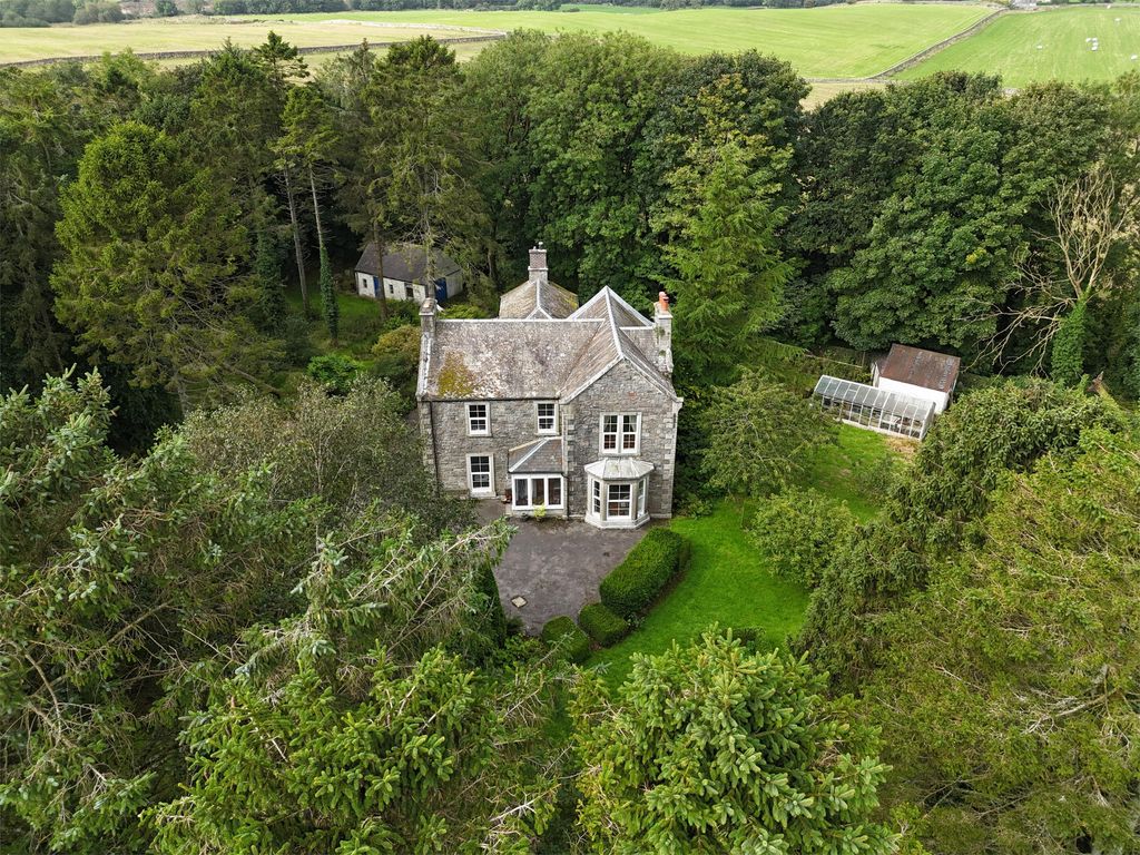 Property photo 1 of 32