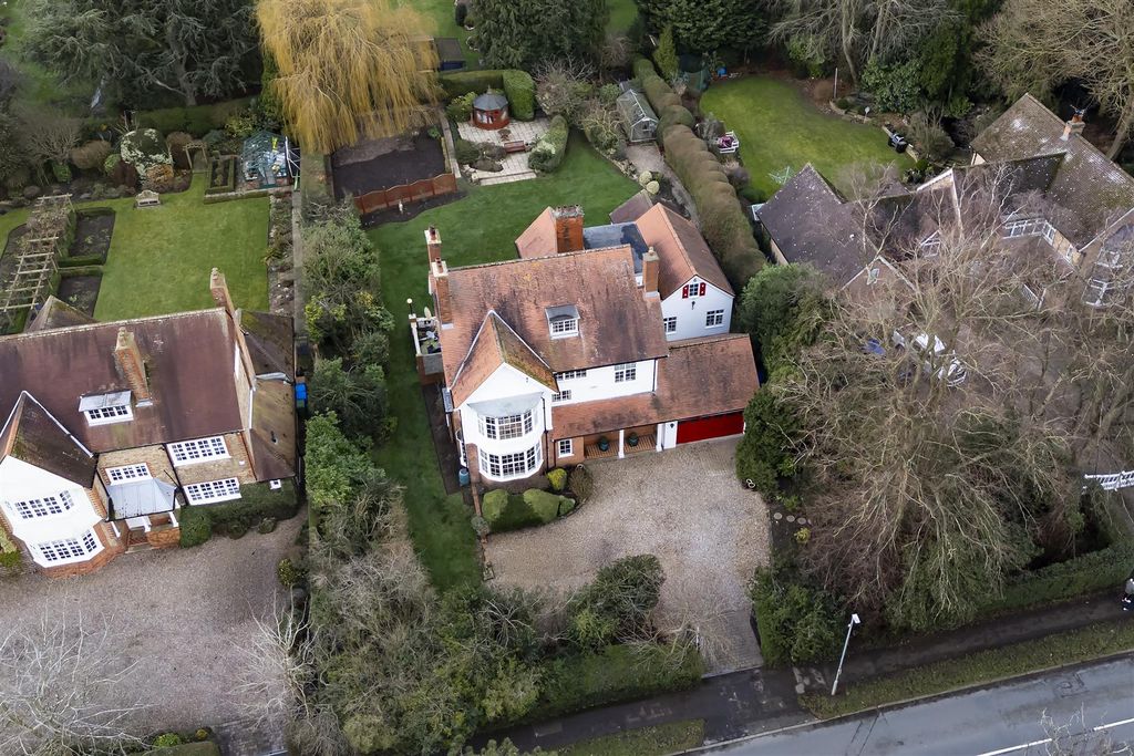 Property photo 3 of 35 Location