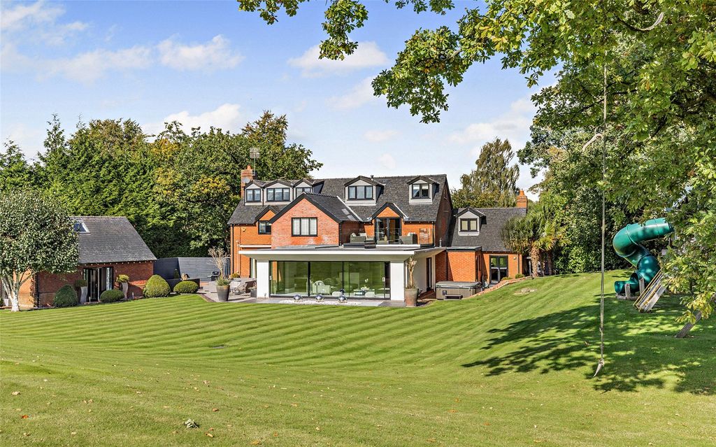 Property photo 1 of 34 Rear Aspect