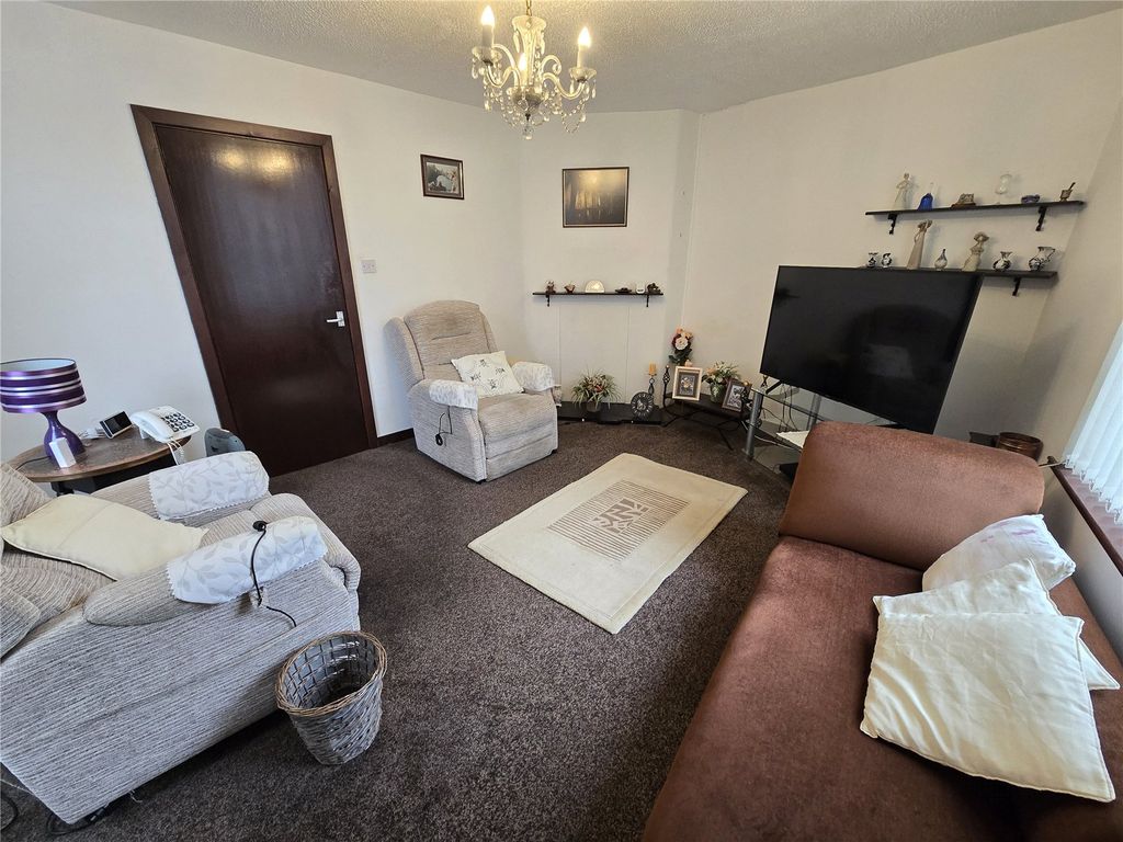 Property photo 3 of 18 Picture No. 04