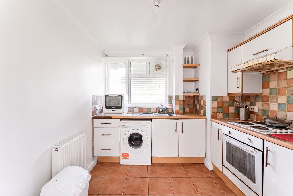 Property photo 3 of 16 Kitchen