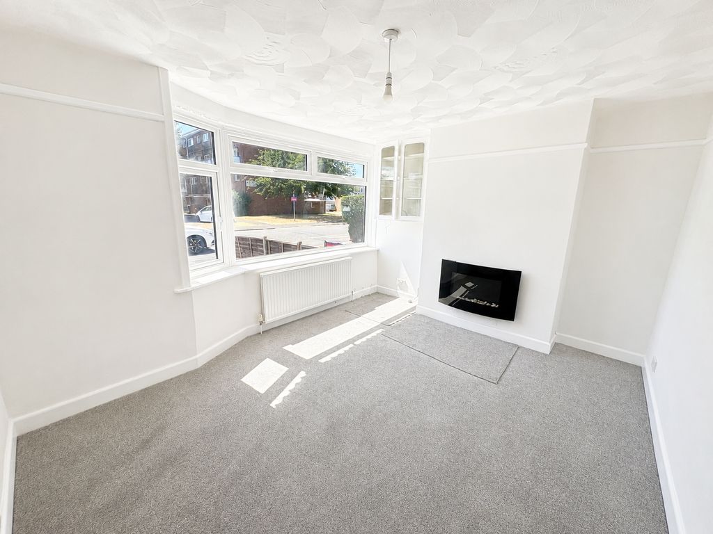 Property photo 2 of 10 Living Room