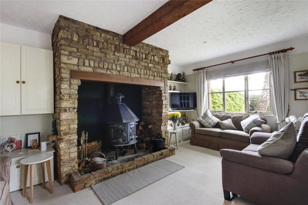 Property photo 3 of 14 Sitting Room