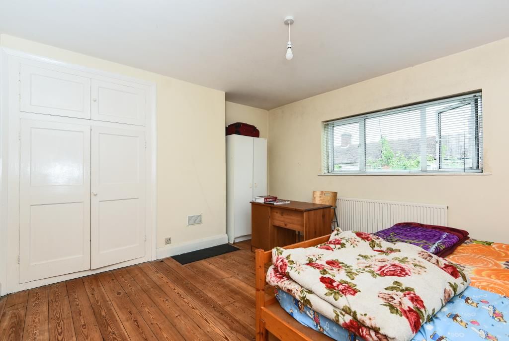 Property photo 2 of 5 Bedroom