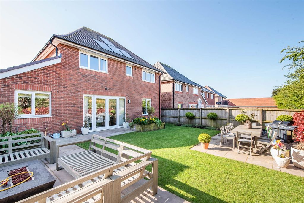 Additional image 4 of 4 bed detached house for saleParkhurst Avenue, Leyland PR25
