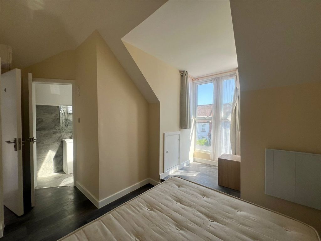 Property photo 3 of 7 Picture No. 13