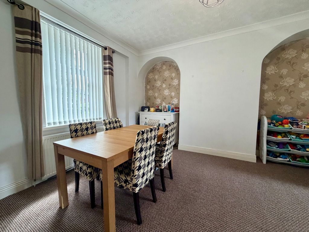 Property photo 3 of 13 Dining Room