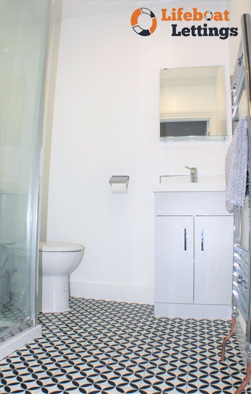 Property photo 3 of 5 Bedroom 2 Ensuite