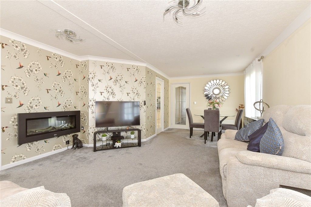 Property photo 1 of 15 Lounge/Diner