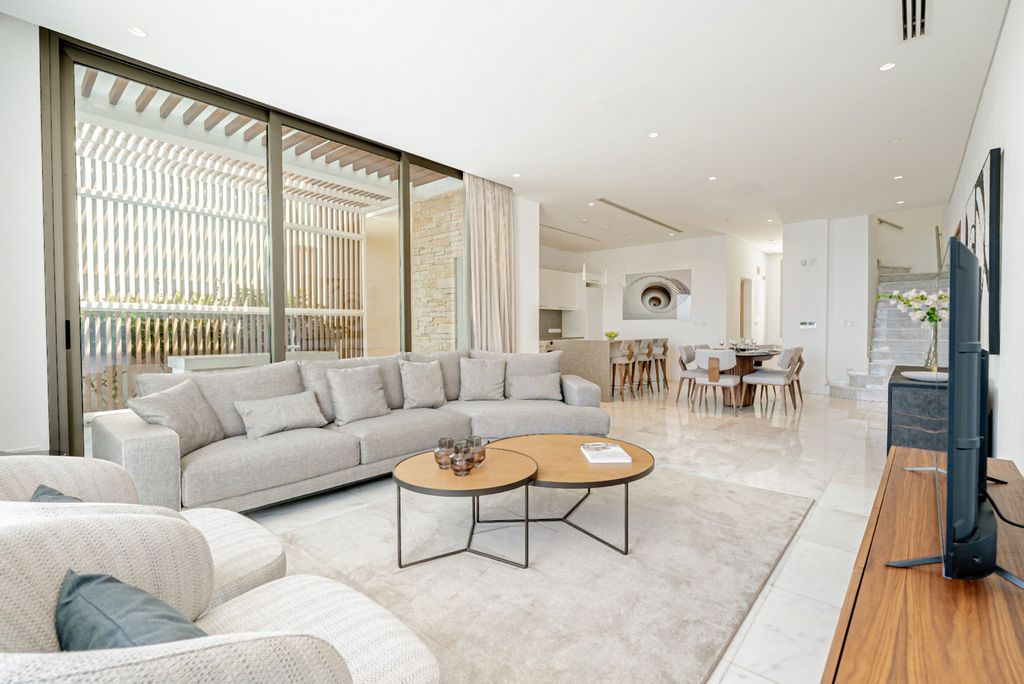 Property photo 2 of 30