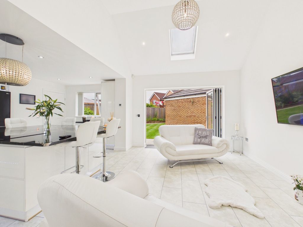 Property photo 2 of 25 5220683