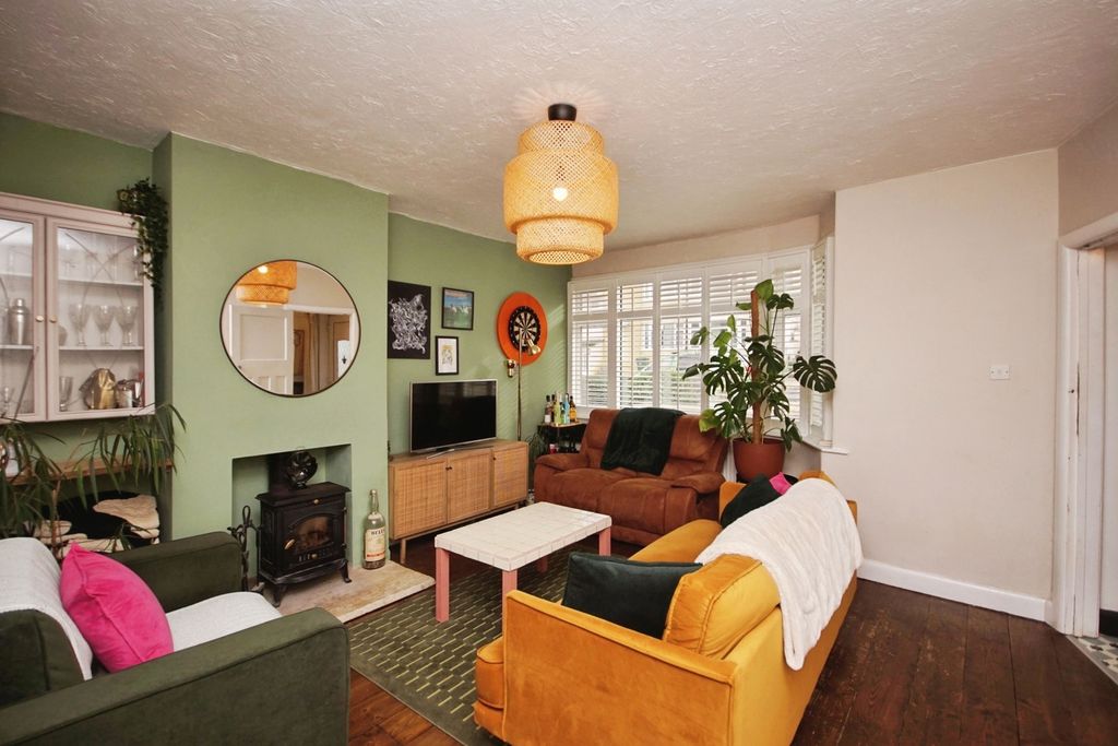 Property photo 2 of 17 Photo