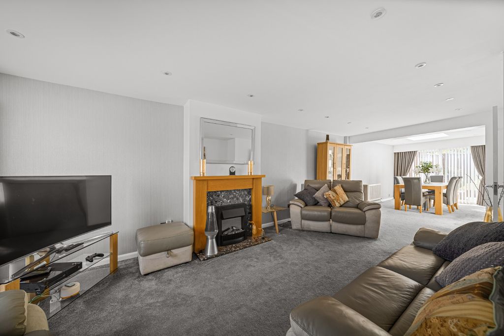 Property photo 3 of 26 4015949