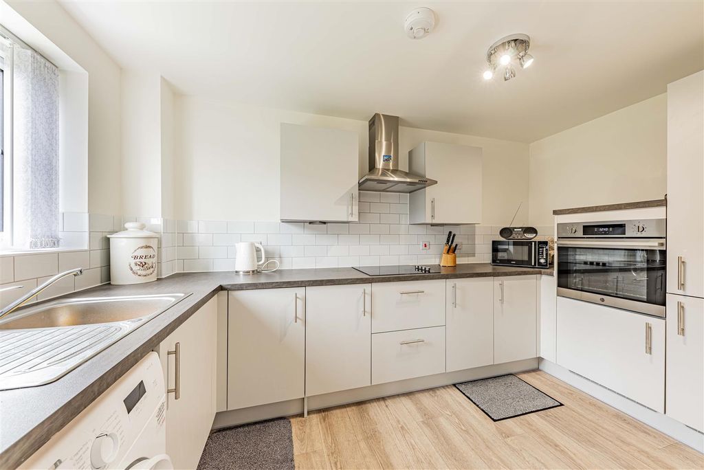 Property photo 2 of 22 L J Imaging-7.Jpg