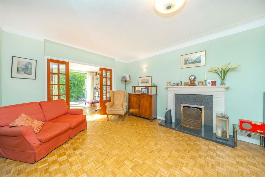 Property photo 3 of 11