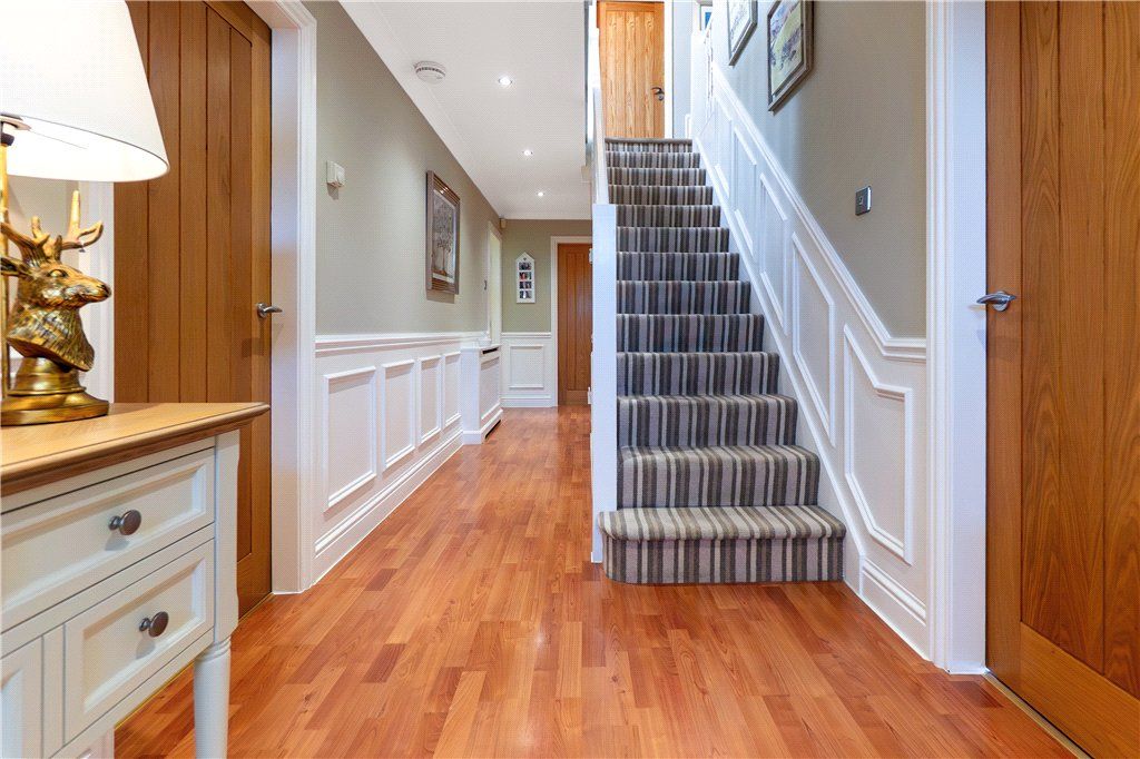 Property photo 2 of 25 Entrance Hall