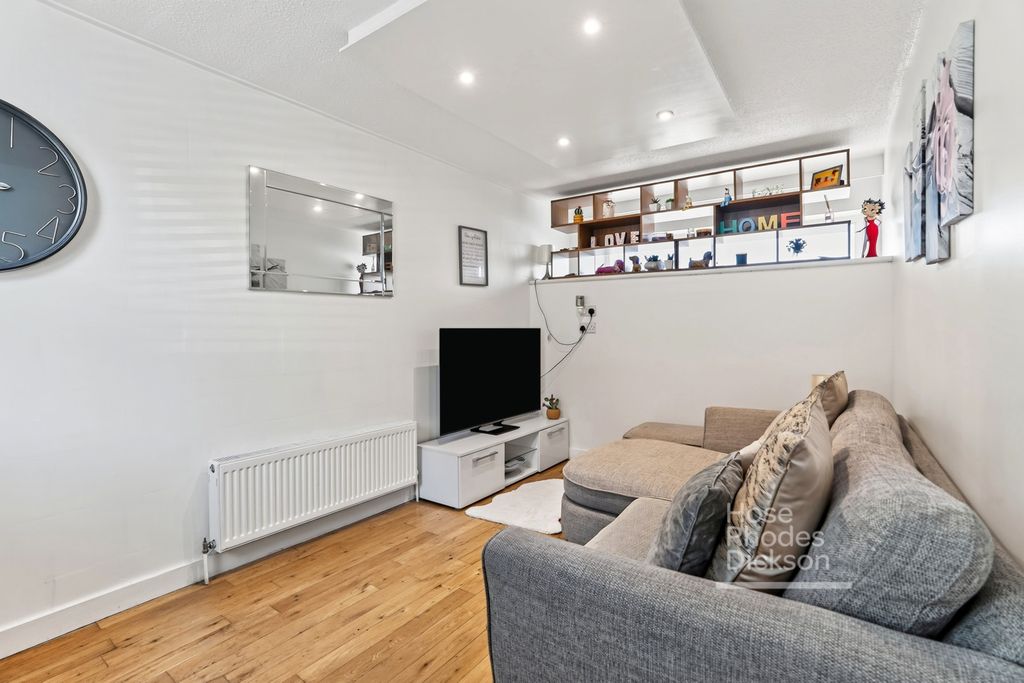 Property photo 2 of 17 Pbox-Img.Jpg