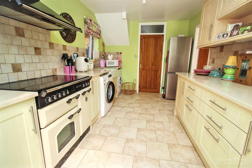 Property photo 2 of 24 Kitchen