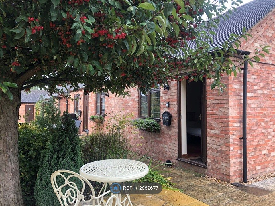 Property photo 1 of 8 Entrance