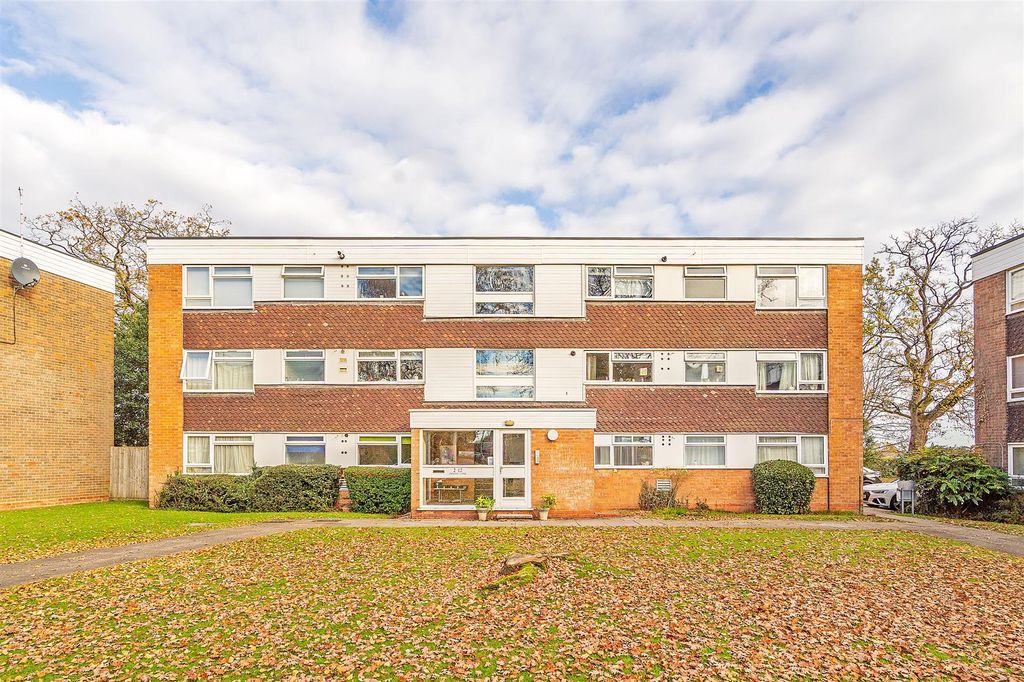 Property photo 1 of 10 8 Dingle Lane_2.Jpg