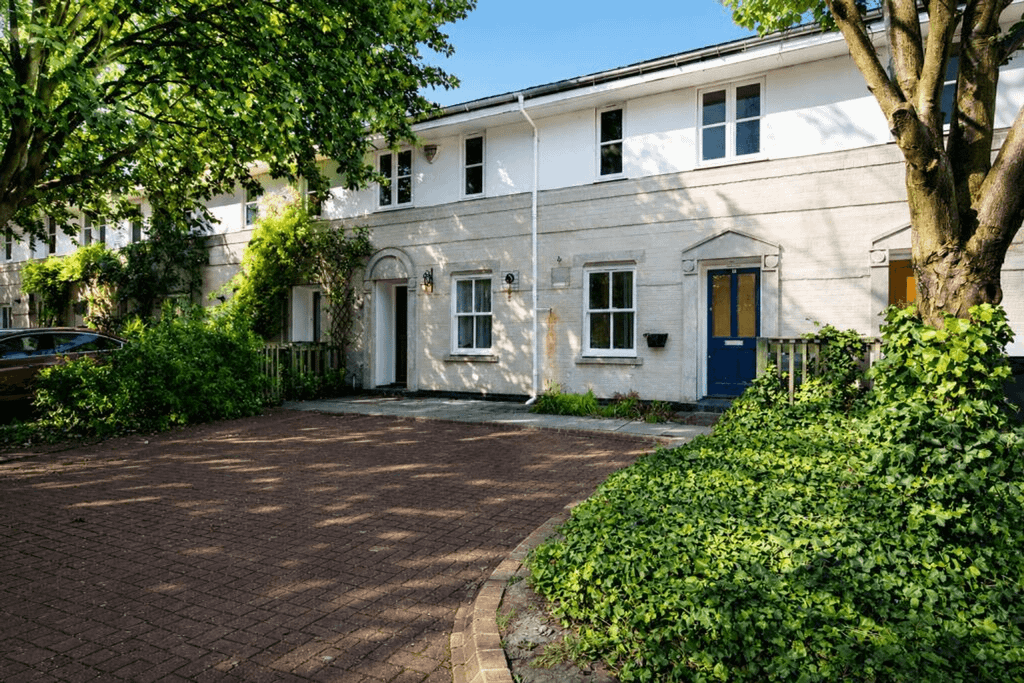 Property photo 1 of 9