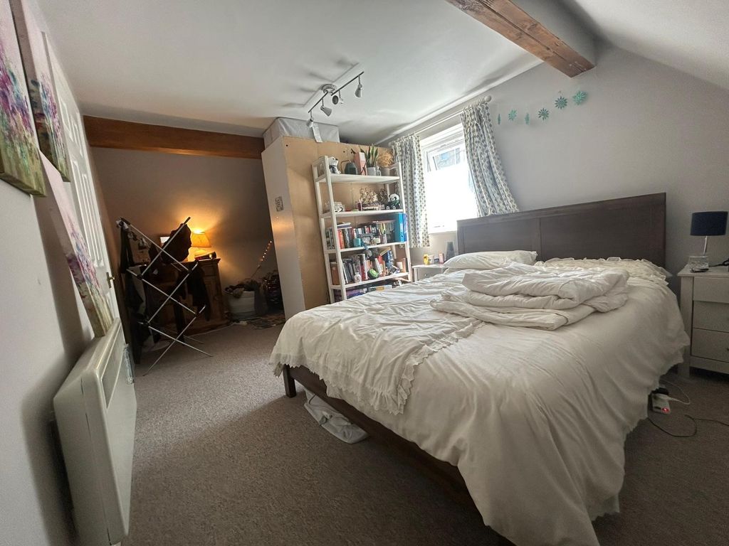 Property photo 2 of 5 Bedroom 1