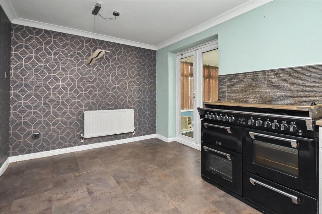 Property photo 3 of 19 Picture No. 35