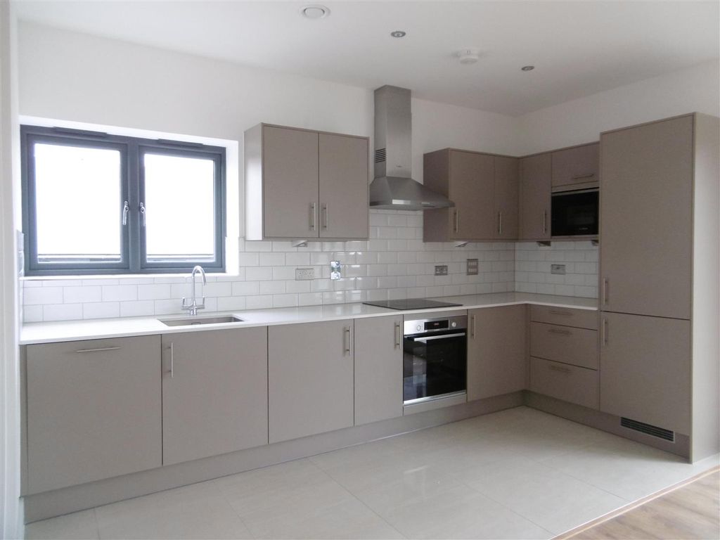 Property photo 3 of 6 Kitchen.Jpg