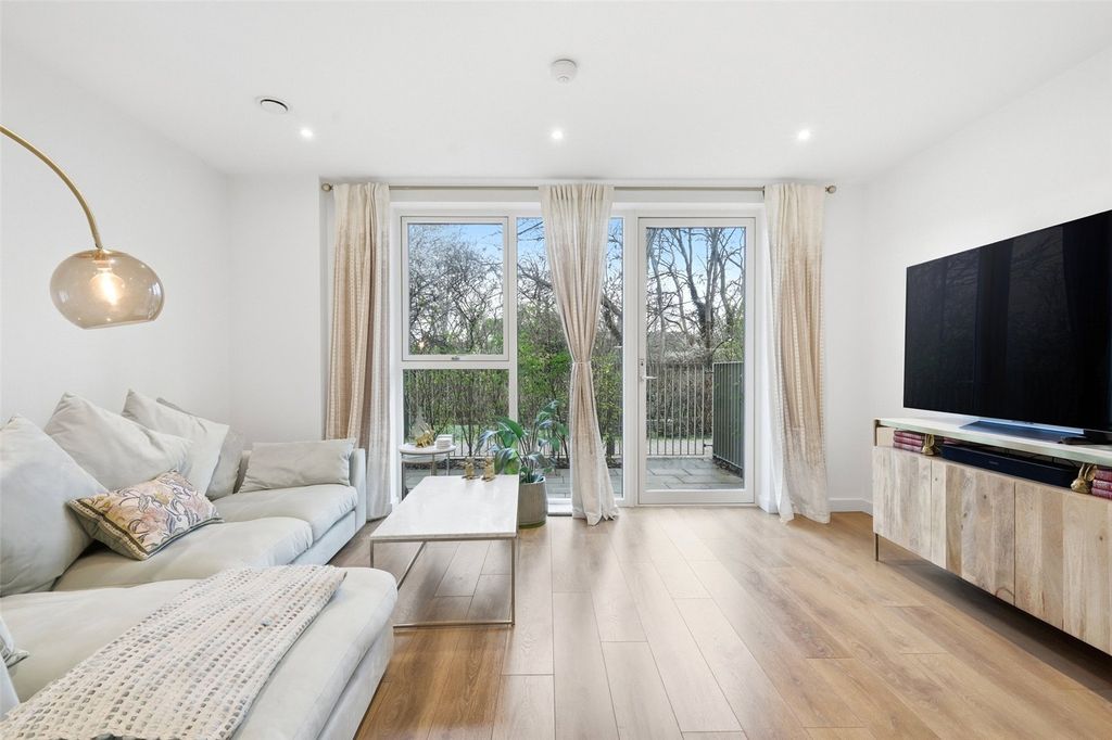 Property photo 2 of 25 Picture No. 08