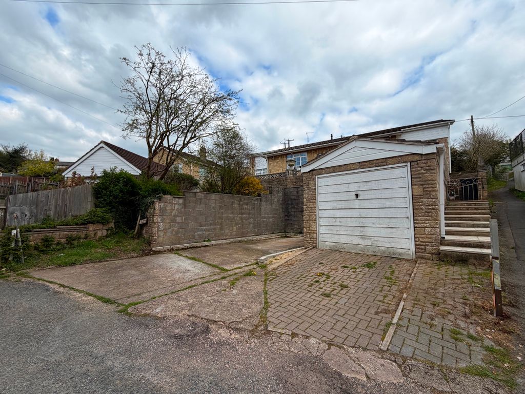 Property photo 2 of 9