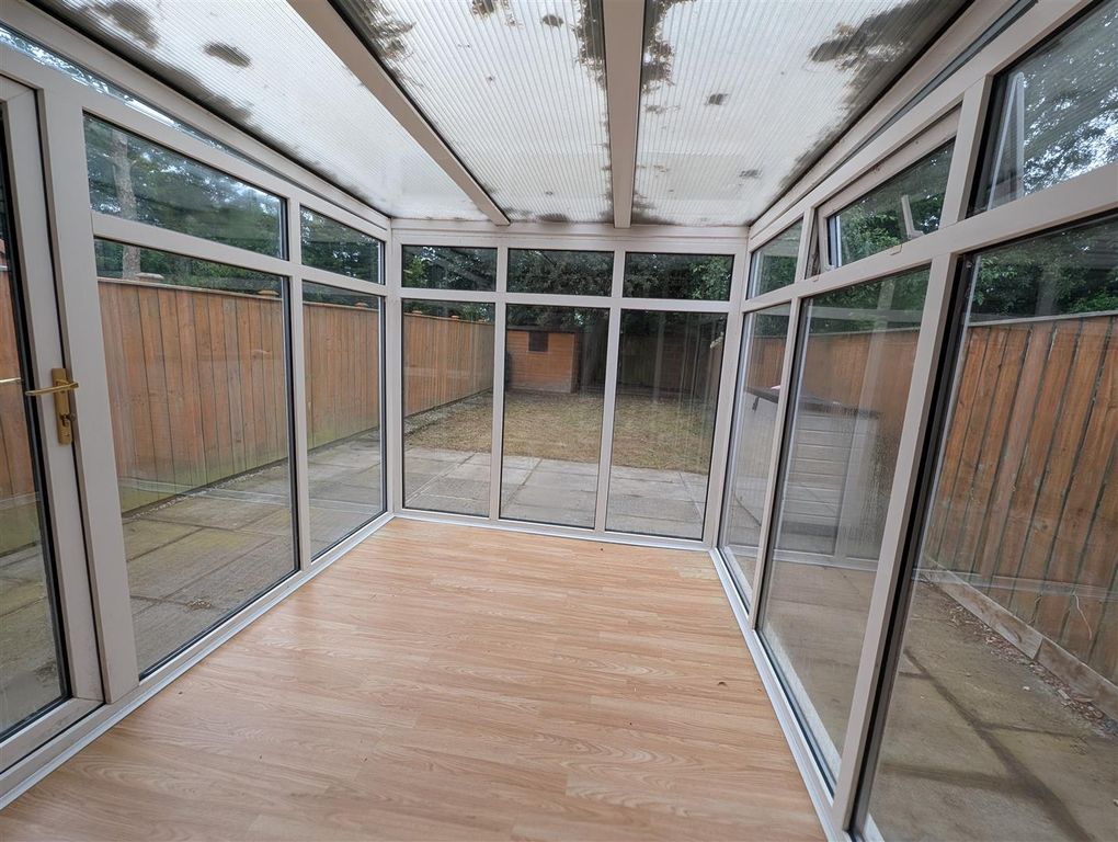 Property photo 3 of 10 Conservatory