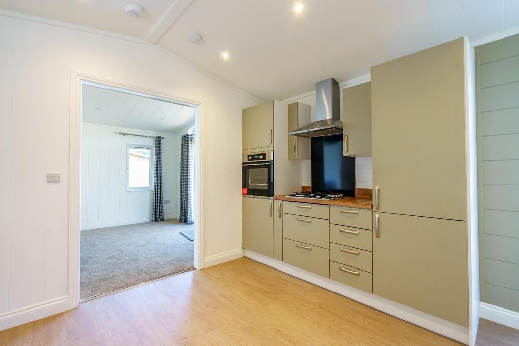 Property photo 3 of 10 15 Pa 3