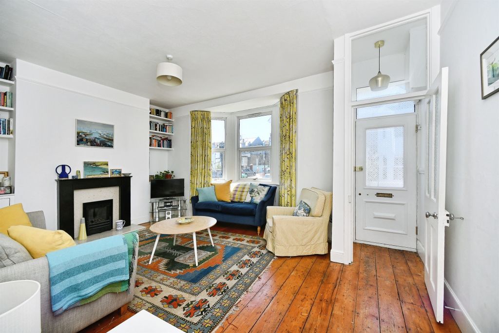 Property photo 3 of 17