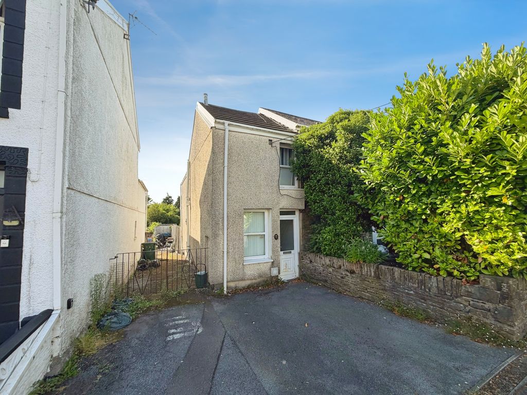 Property photo 1 of 2