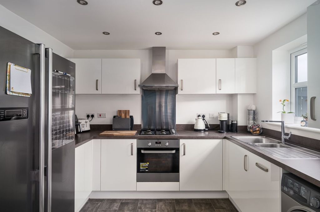 Property photo 3 of 22