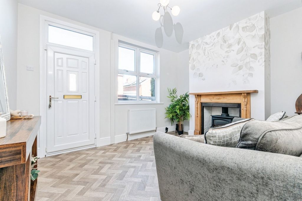 Property photo 2 of 20